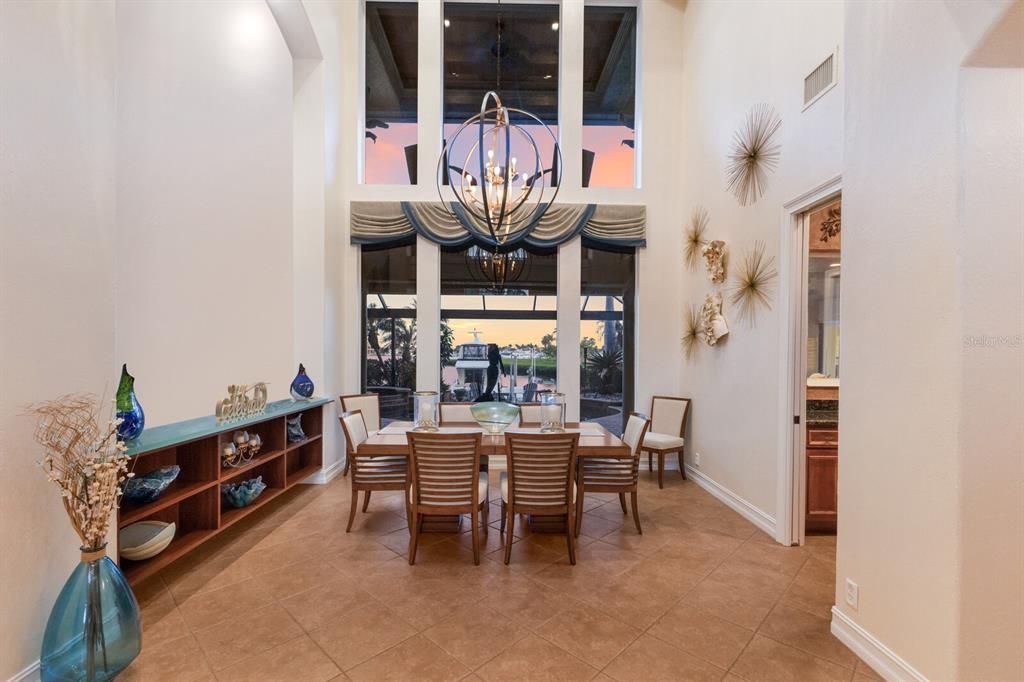 Chandelier, Dining room, Interior