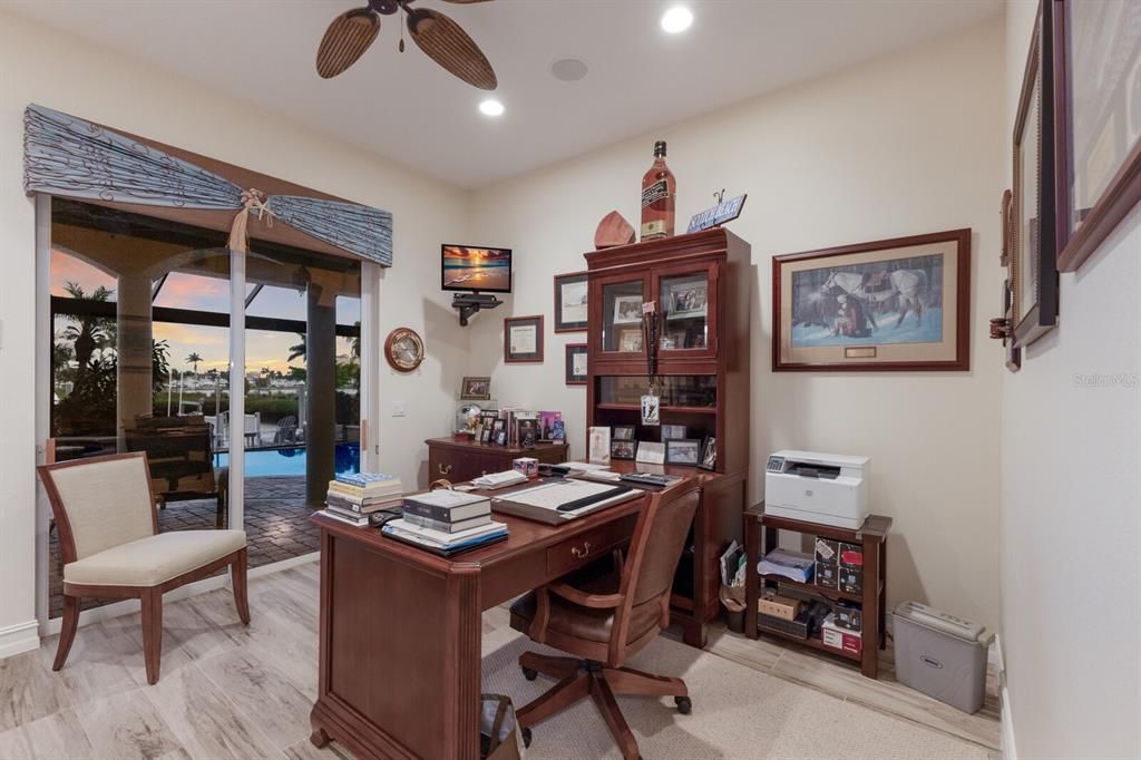 Home Office, Interior, Recessed Lighting, Wood Texture Flooring