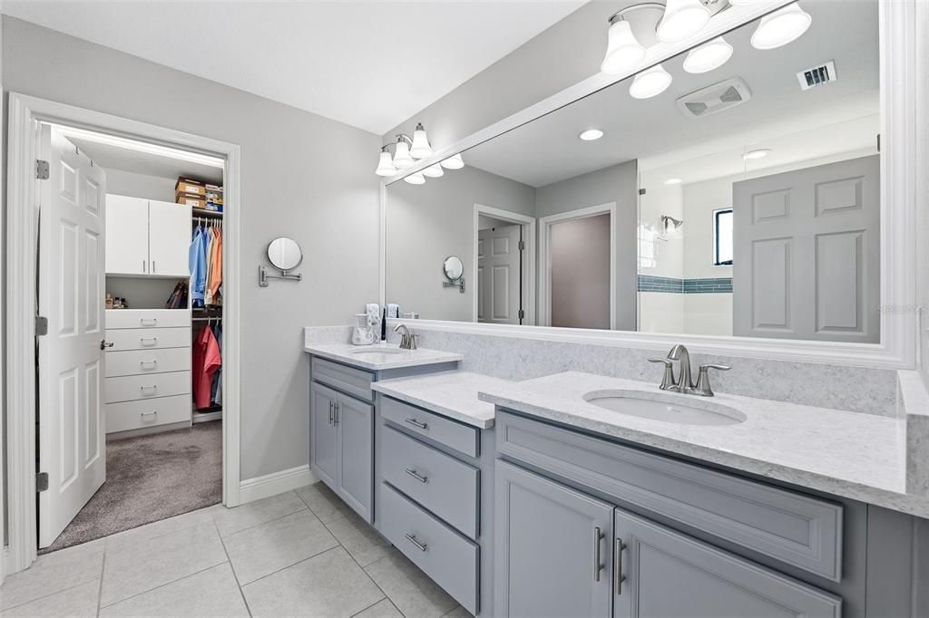 Bathroom, Dual Sink Vanities, Interior, Recessed Lighting
