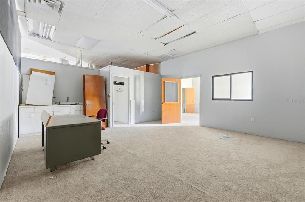 Home Office, Interior