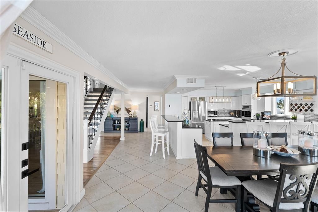 Dining room, Interior, Kitchen, Pendant Lights, Recessed Lighting, Stainless Steel Appliances