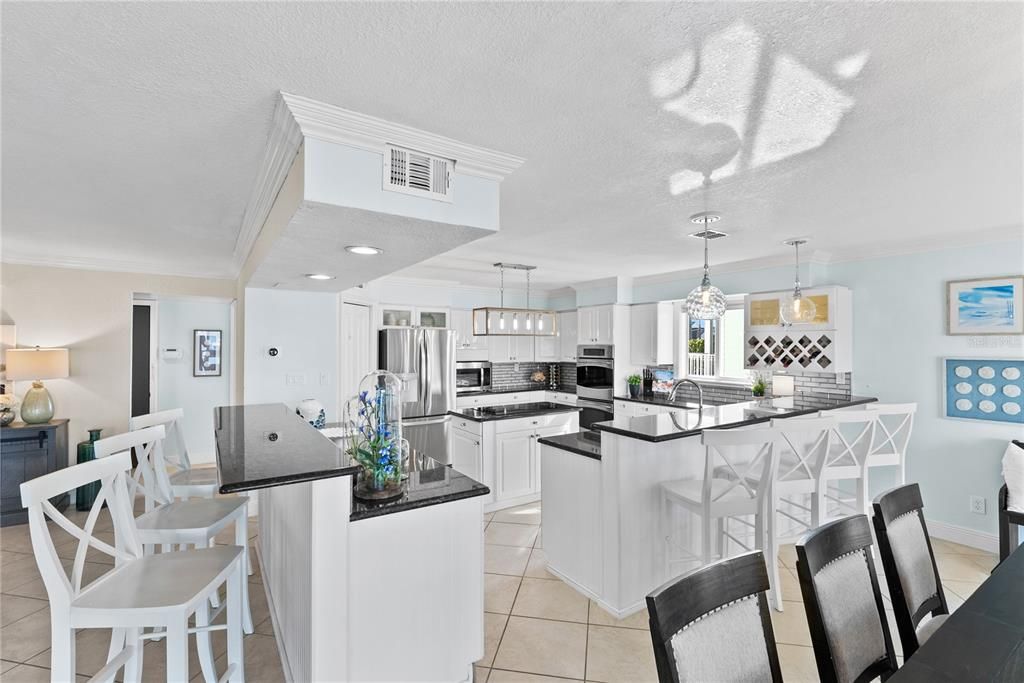 Dining room, Interior, Kitchen, Pendant Lights, Recessed Lighting, Stainless Steel Appliances