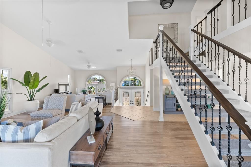 Chandelier, Interior, Living room, Pendant Lights, Wood Texture Flooring