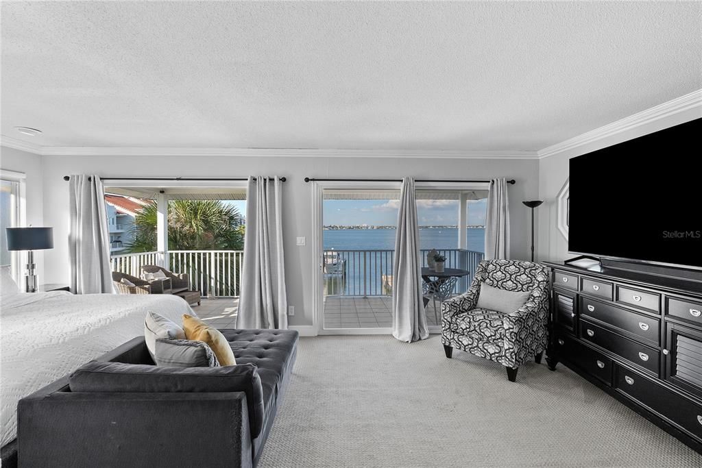 Bedroom, Interior, Water