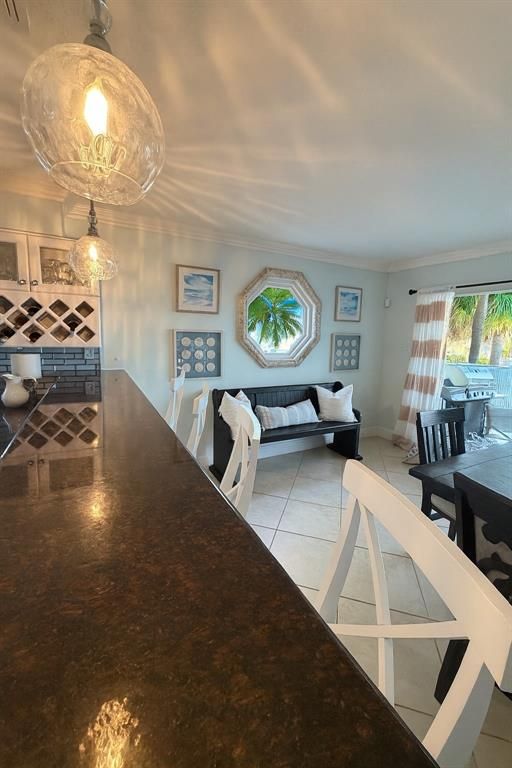 Dining room, Interior