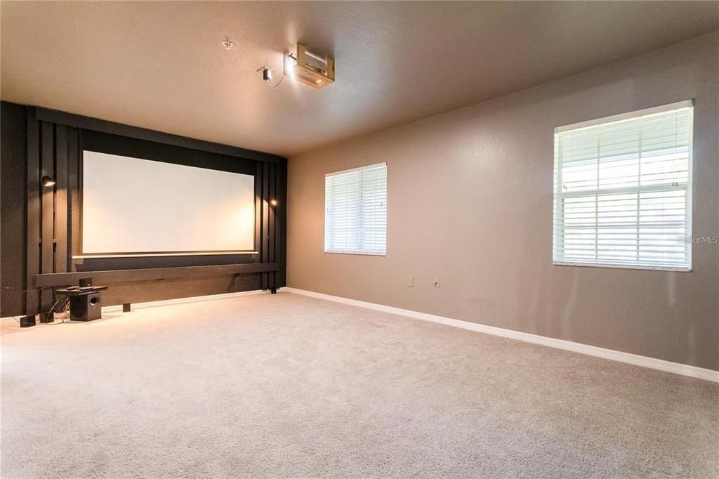 Empty room, Interior, Projection Screen