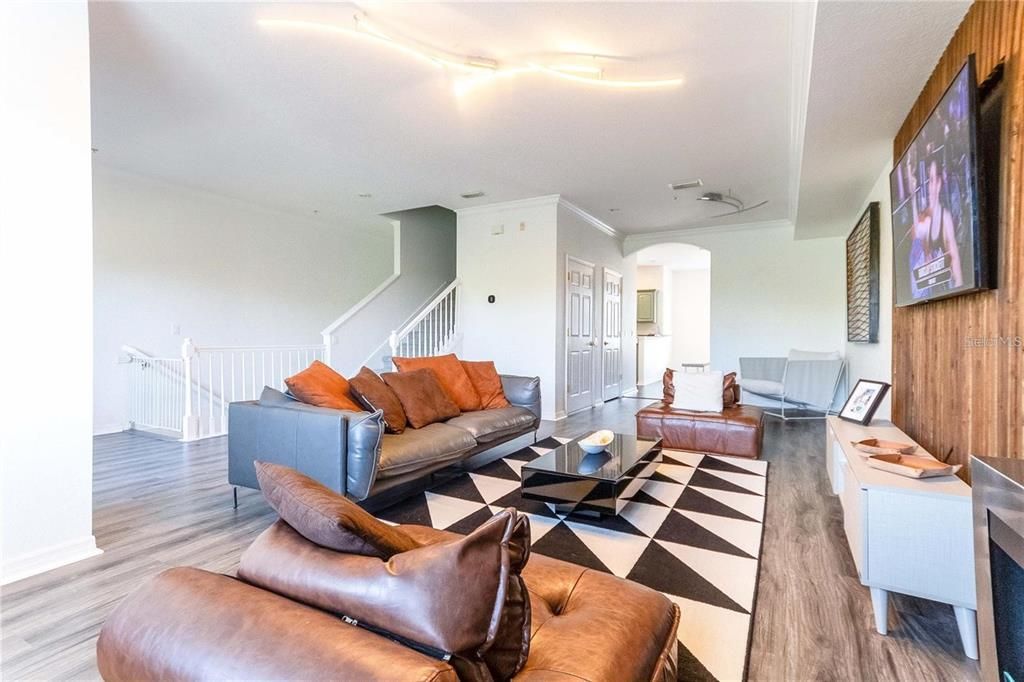 Interior, Living room, Recessed Lighting, Wood Texture Flooring