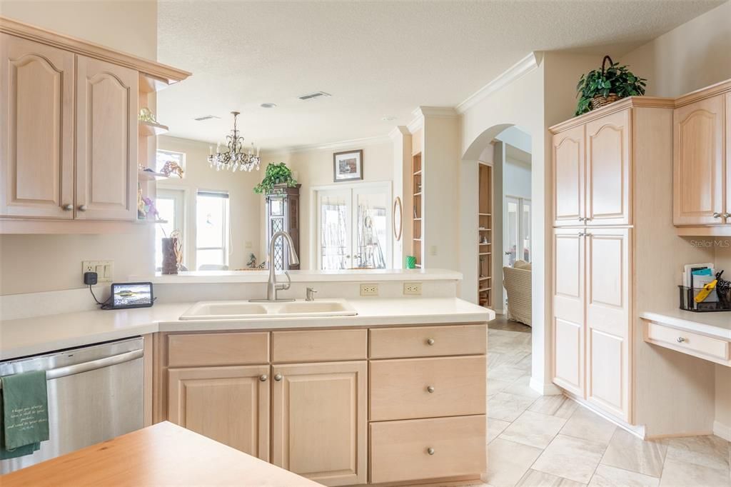 Chandelier, Interior, Kitchen