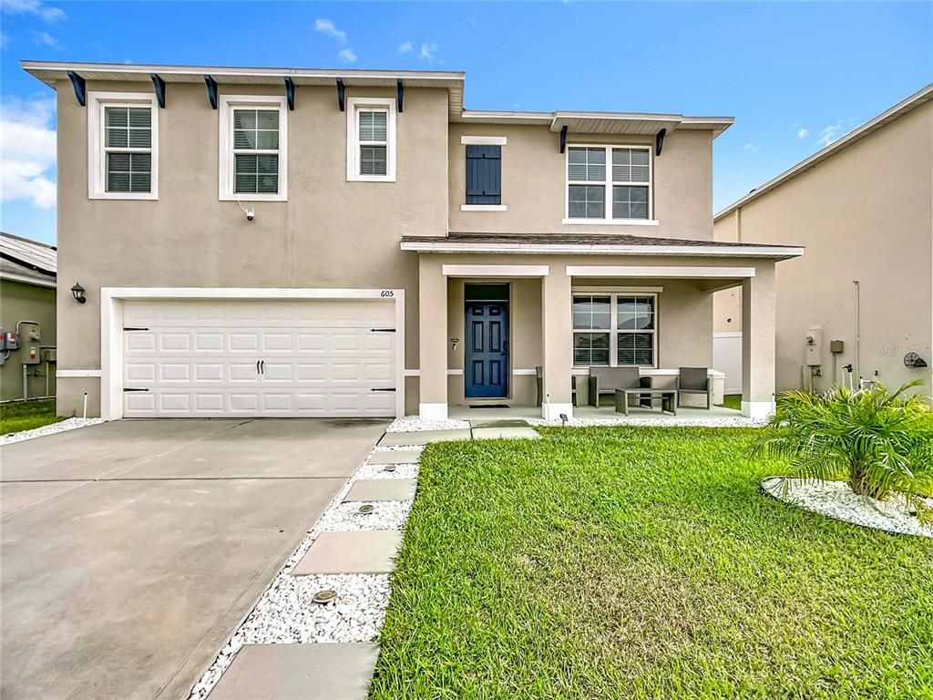 Attached, Exterior, Facade, Mediterranean