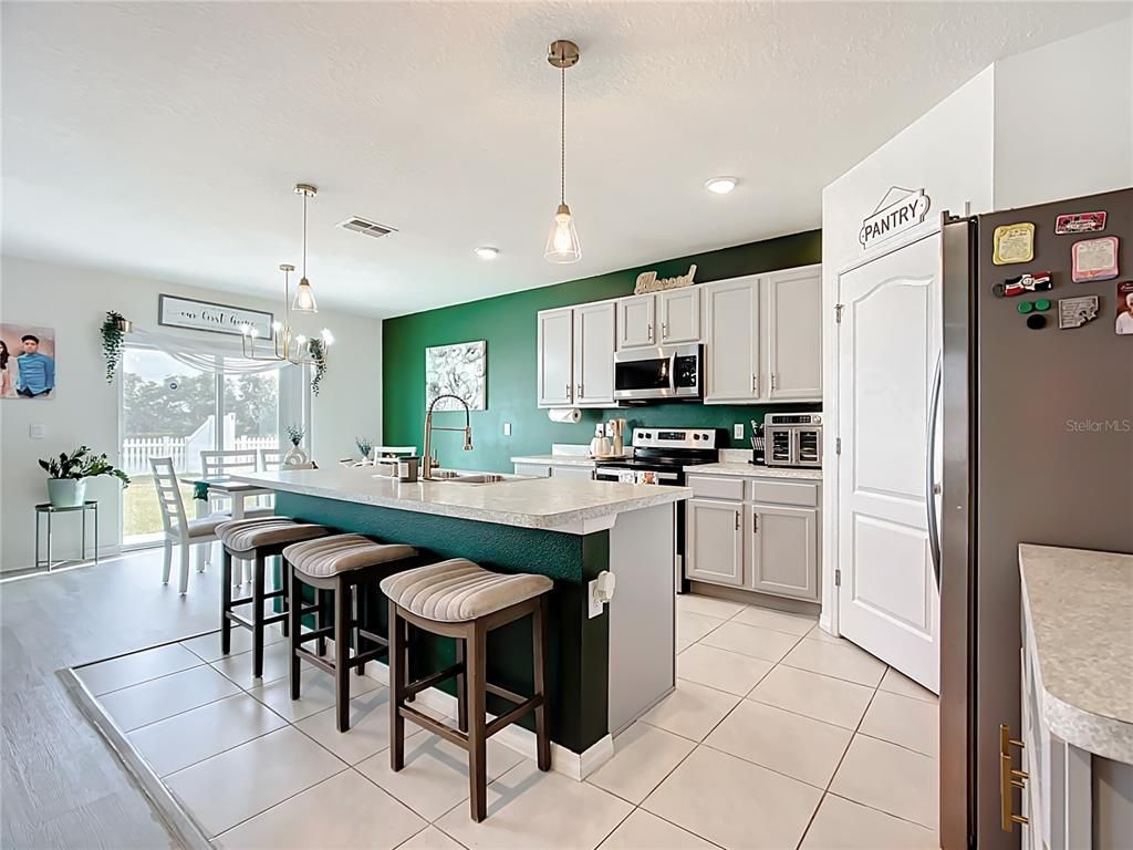 Dining room, Interior, Kitchen, Pendant Lights, Recessed Lighting, Stainless Steel Appliances
