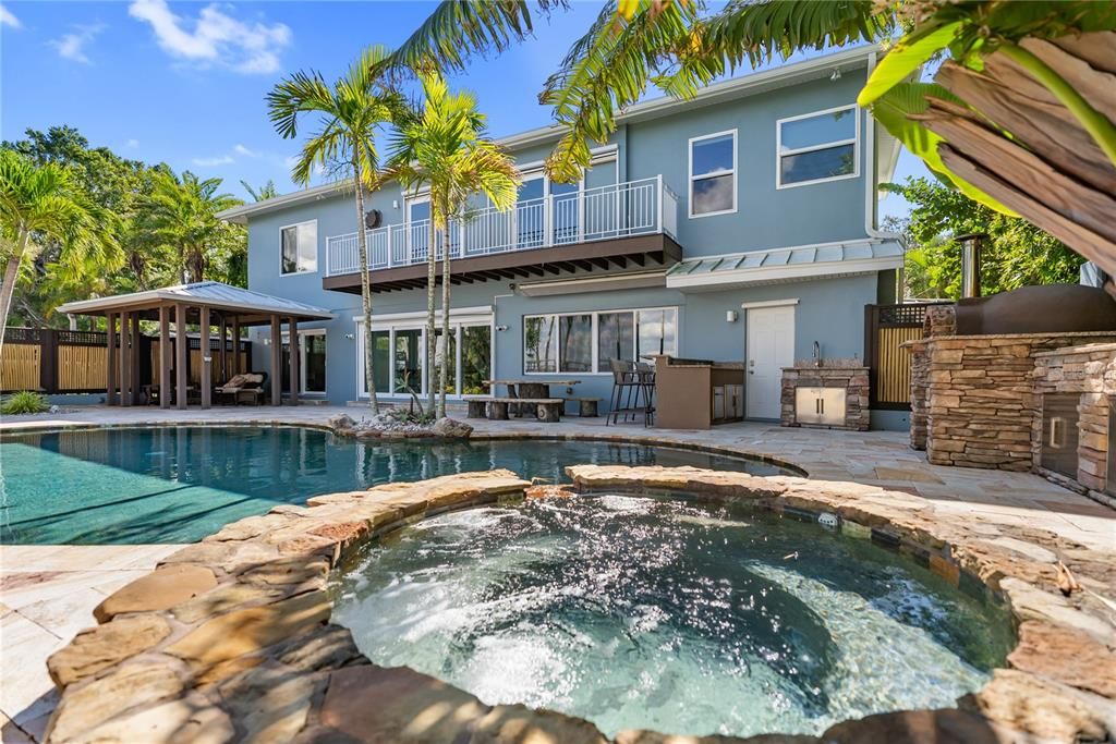 Exterior, Outdoor Kitchen, Pool