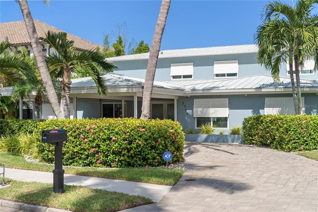 Exterior, Facade, Ranch