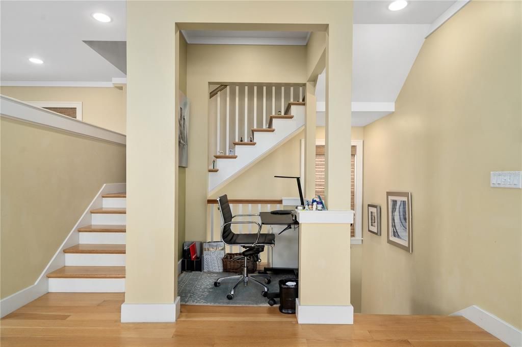 Home Office, Interior, Recessed Lighting, Wood Texture Flooring
