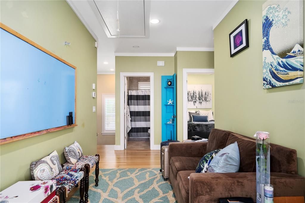 Interior, Living room, Recessed Lighting, Wood Texture Flooring