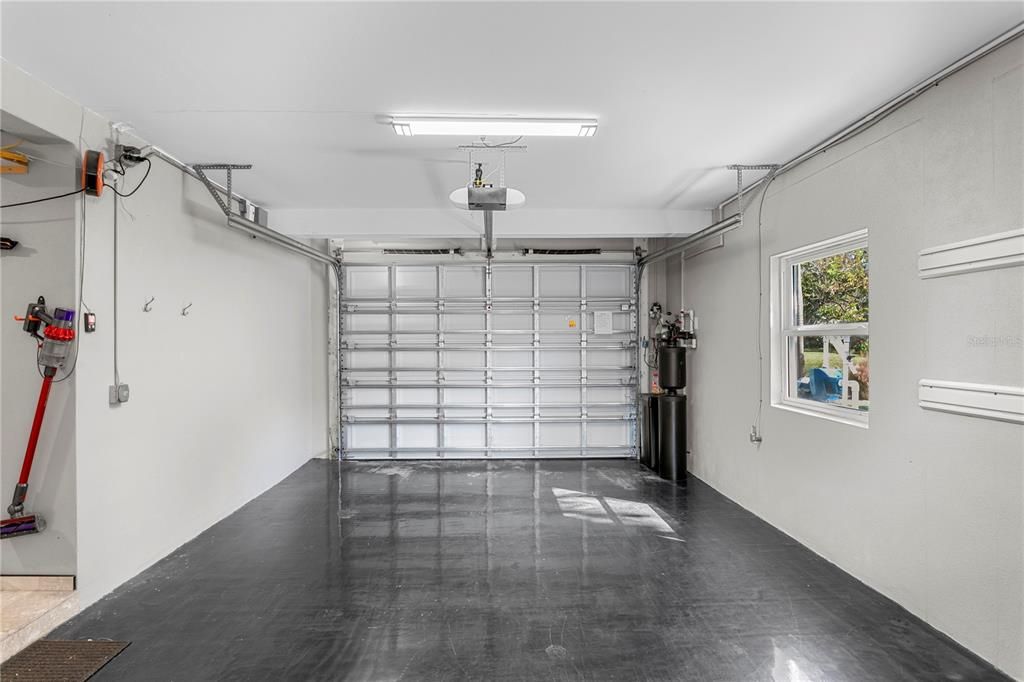 Garage, Interior