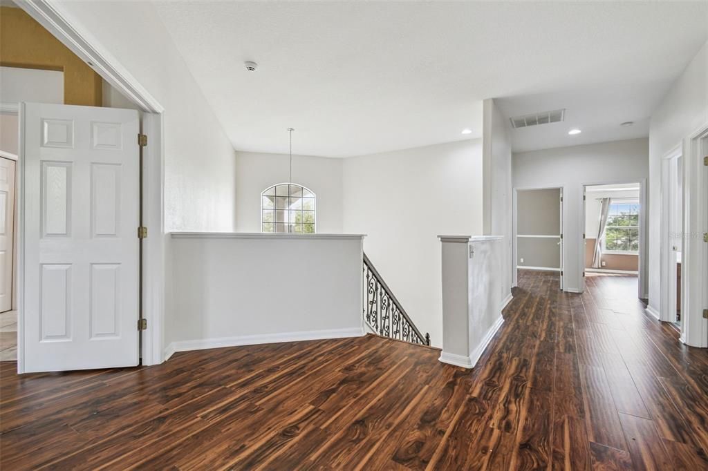 Interior, Recessed Lighting, Wood Texture Flooring