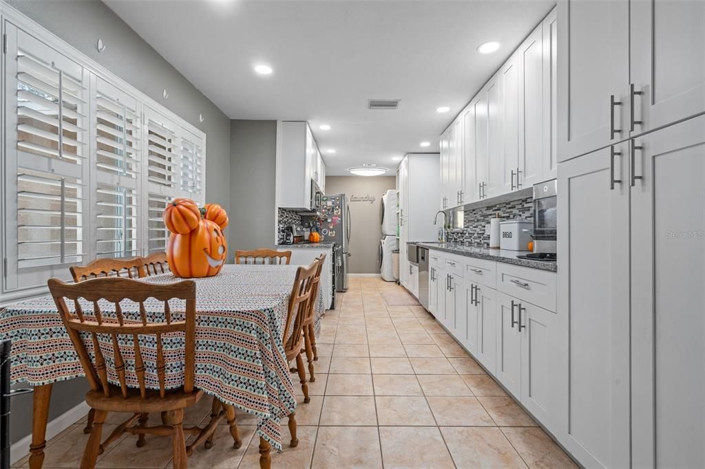 Dining room, Interior, Kitchen, Recessed Lighting