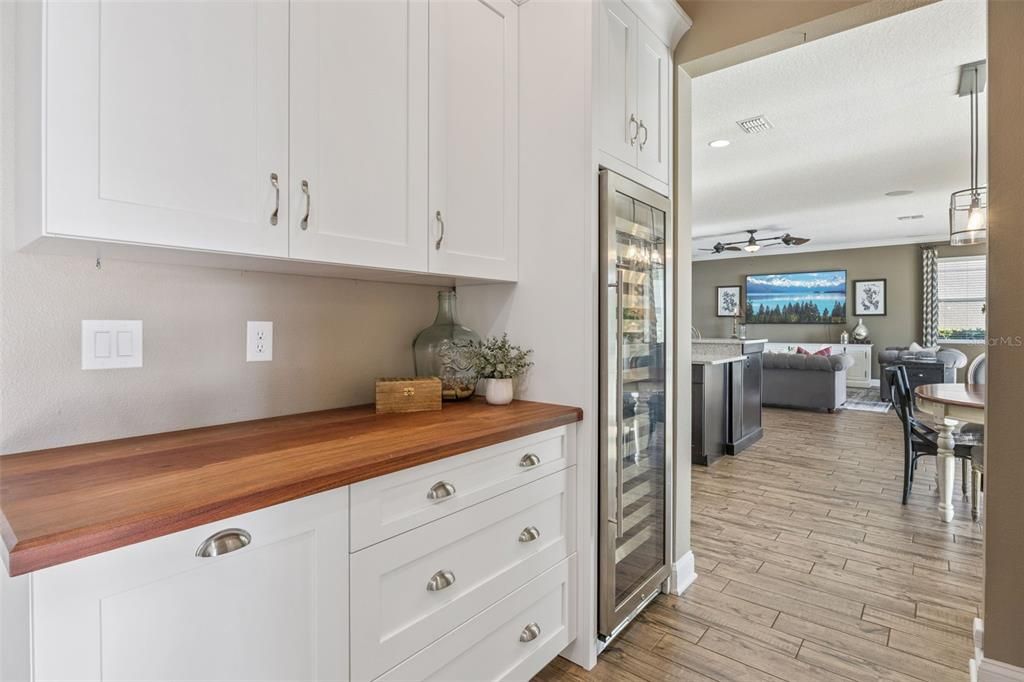 Dining room, Interior, Living room, Pendant Lights, Recessed Lighting, Wood Texture Flooring