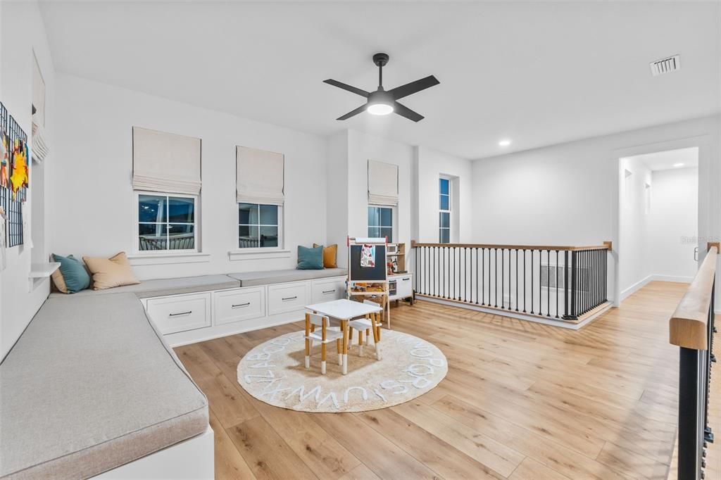 Interior, Recessed Lighting, Wood Texture Flooring