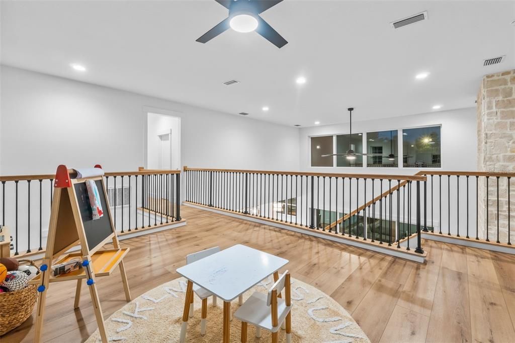 Interior, Recessed Lighting, Wood Texture Flooring