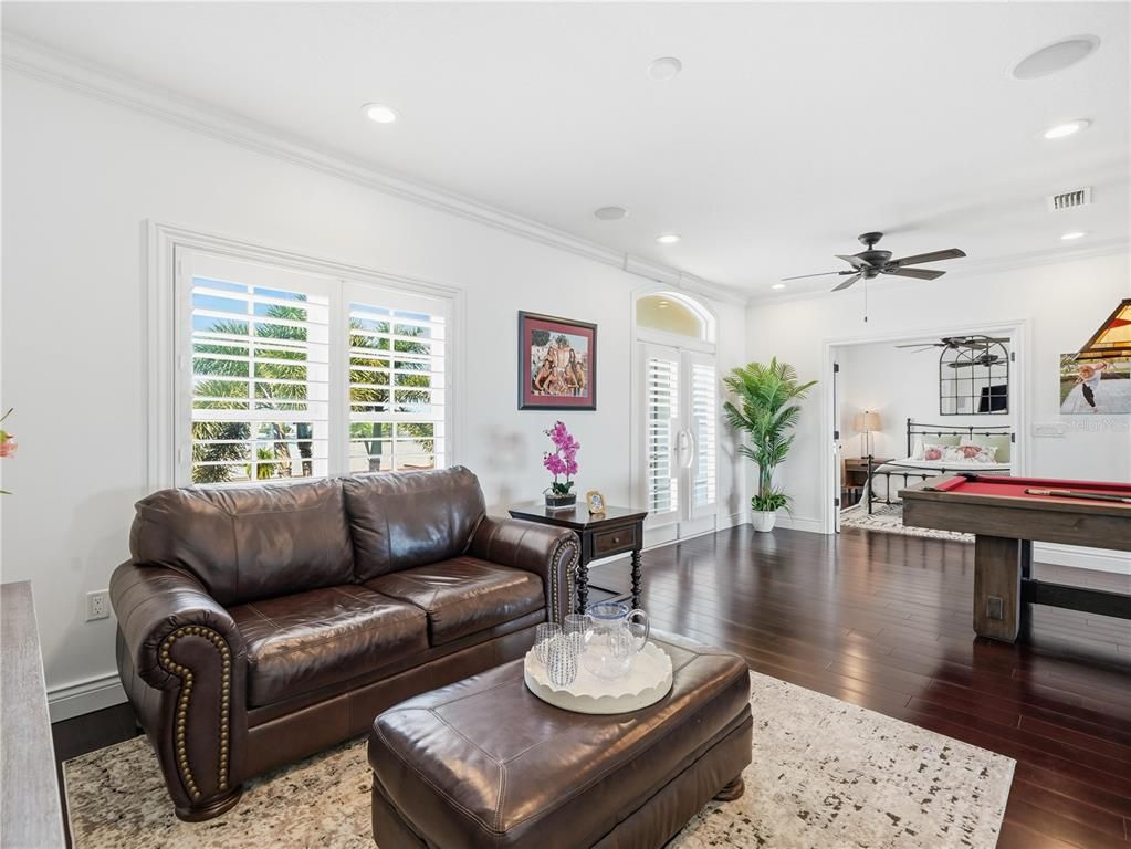 Billiard Table, Game Room, Interior, Living room, Recessed Lighting, Wood Texture Flooring