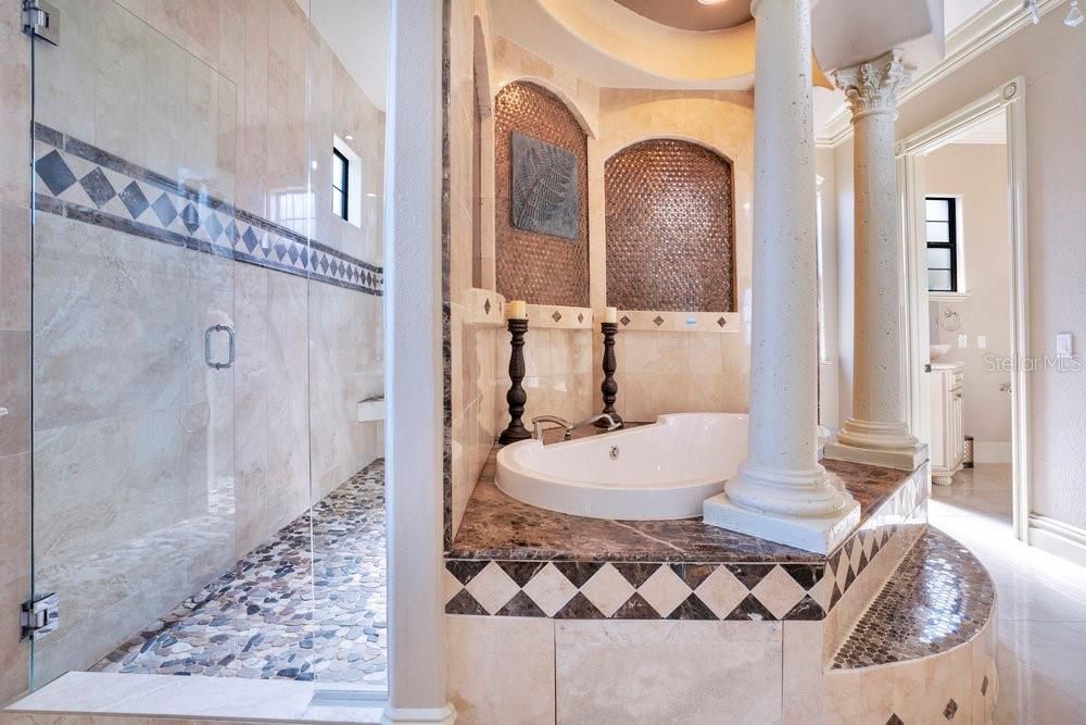 Bathroom, Interior, Recessed Lighting