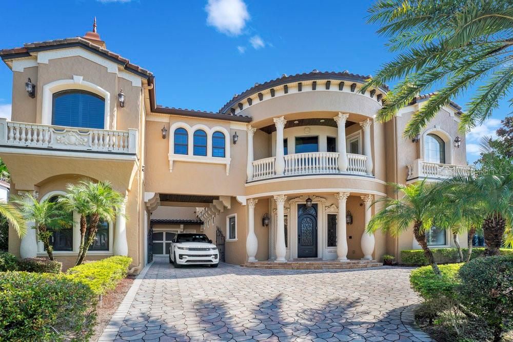 Attached, Exterior, Facade, Mediterranean