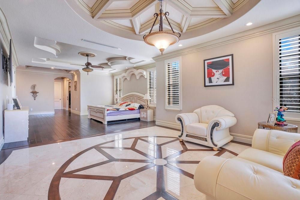 Interior, Living room, Pendant Lights, Recessed Lighting, Wood Texture Flooring