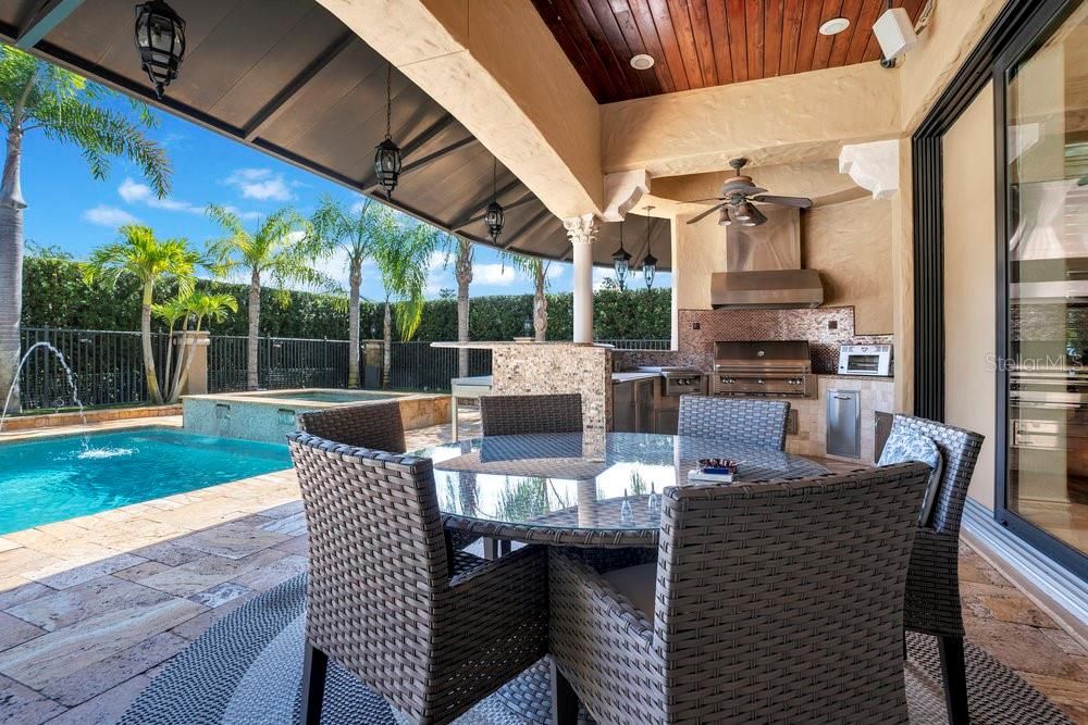 Exterior, Outdoor Kitchen, Pool