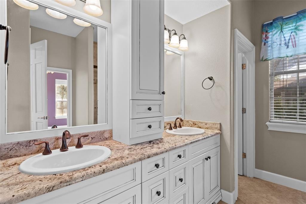 Bathroom, Dual Sink Vanities, Interior