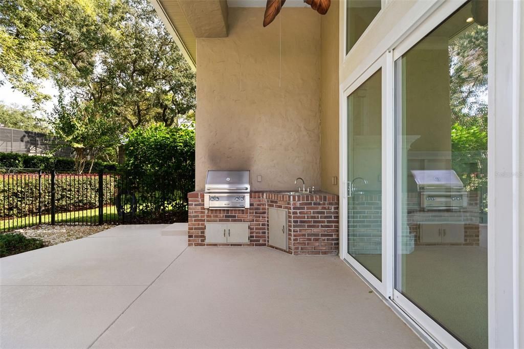 Exterior, Outdoor Kitchen
