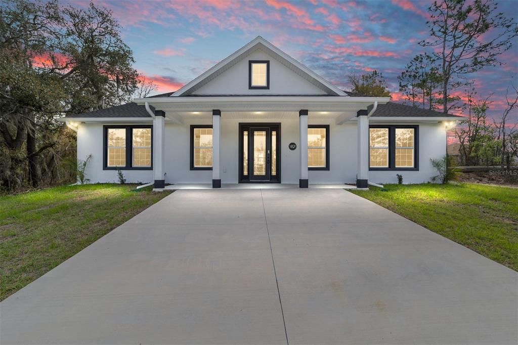 Exterior, Facade, Farmhouse