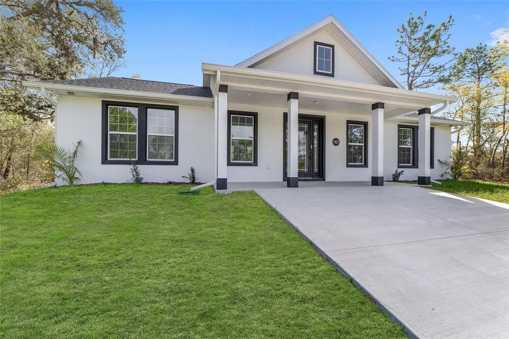 Exterior, Facade, Farmhouse