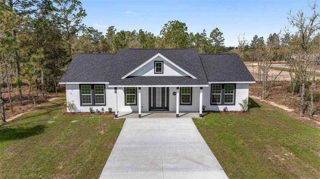 Exterior, Facade, Cape Cod