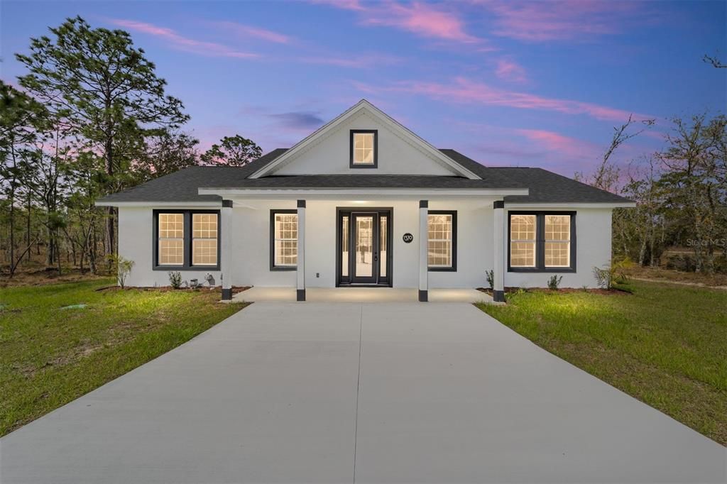 Exterior, Facade, Farmhouse