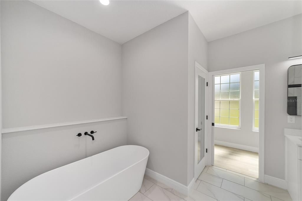 Bathroom, Free Standing Baths, Interior, Marble, Recessed Lighting