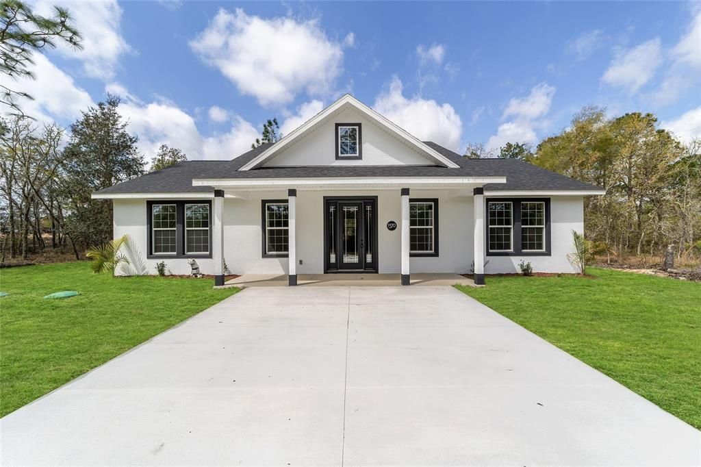 Backyard, Exterior, Facade, Ranch