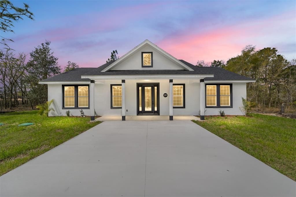Exterior, Facade, Farmhouse