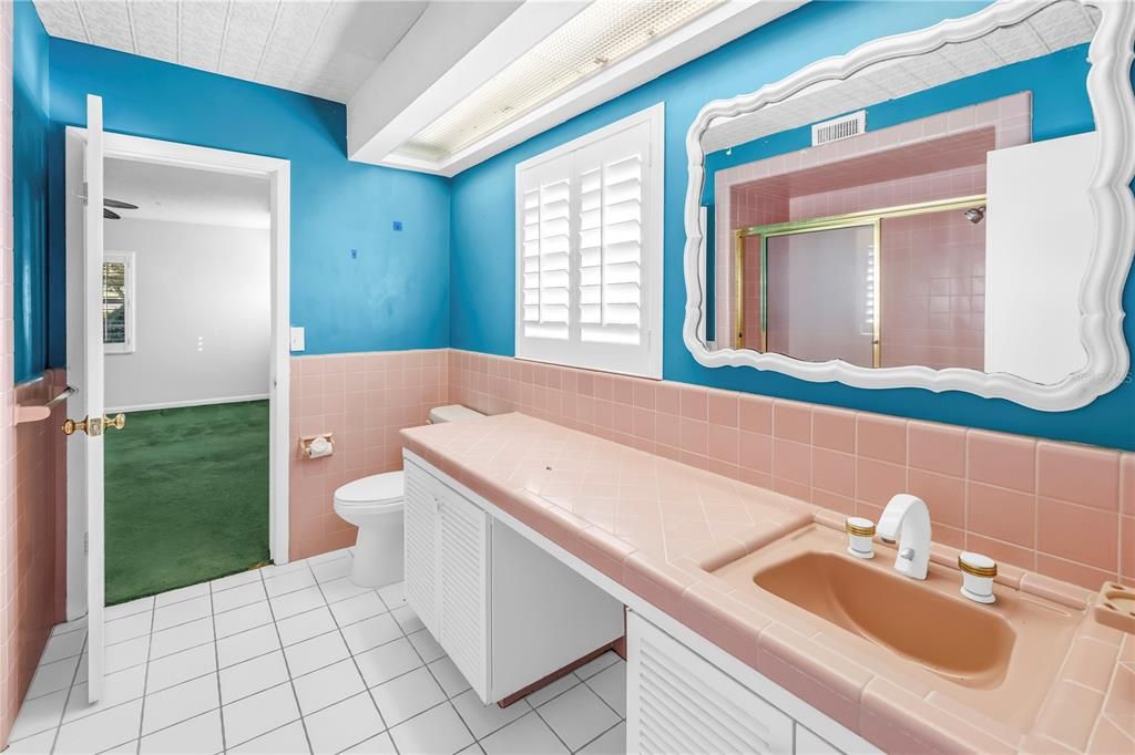 Bathroom, Interior, Tile Countertops