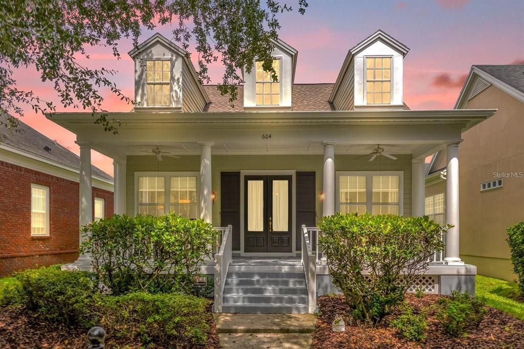 Exterior, Facade, American Foursquare