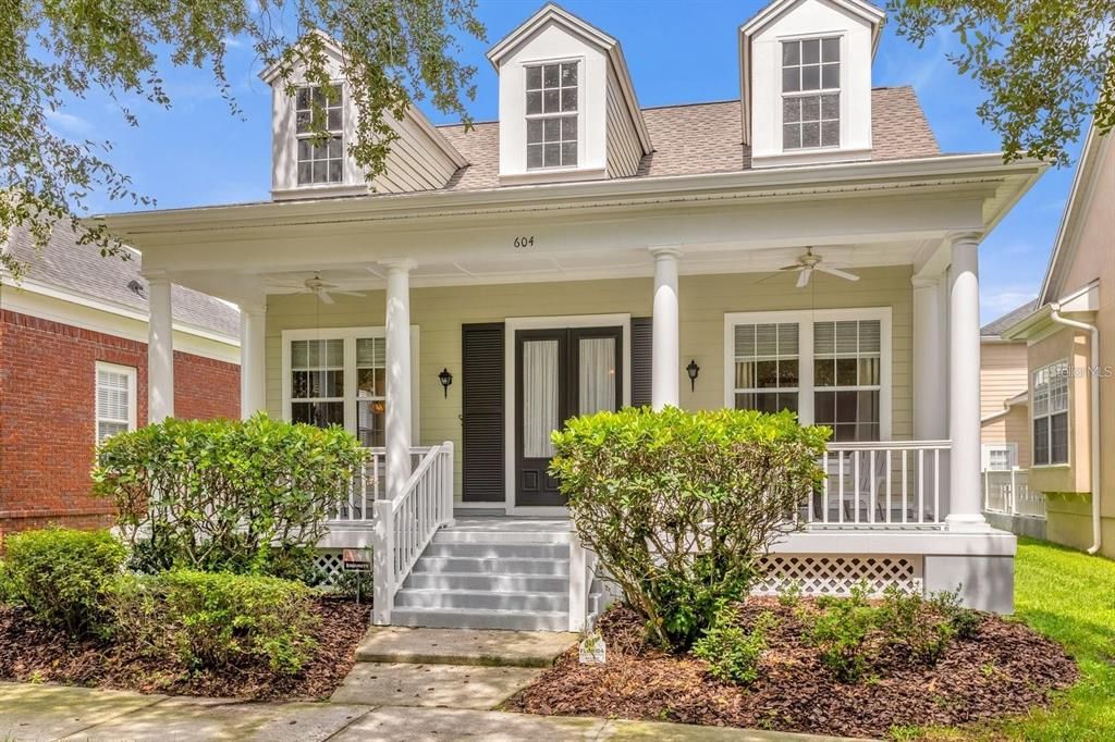 Exterior, Facade, American Foursquare