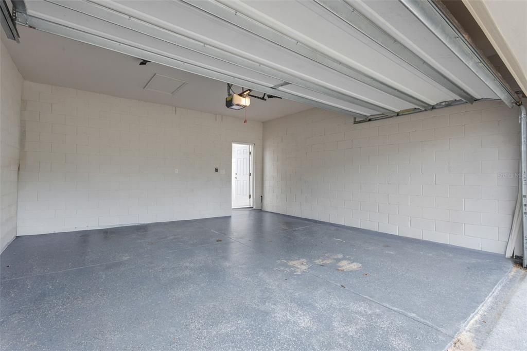 Garage, Interior