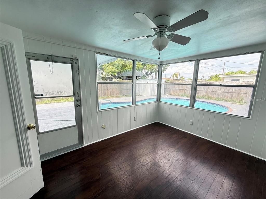 Empty room, Interior, Sun Room, Wood Texture Flooring