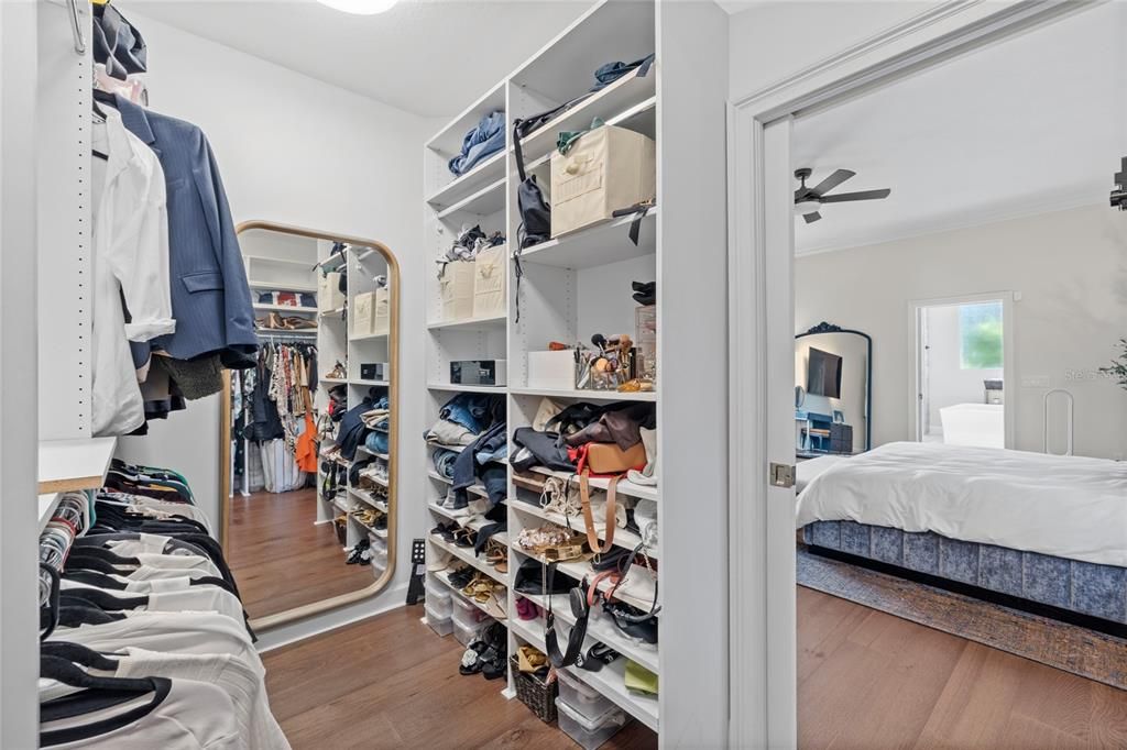 Bedroom, Interior, Walk-in Closets, Wood Texture Flooring