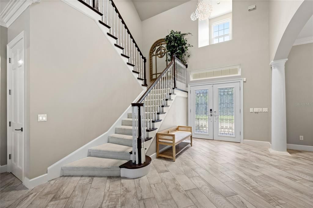 Chandelier, Interior, Wood Texture Flooring