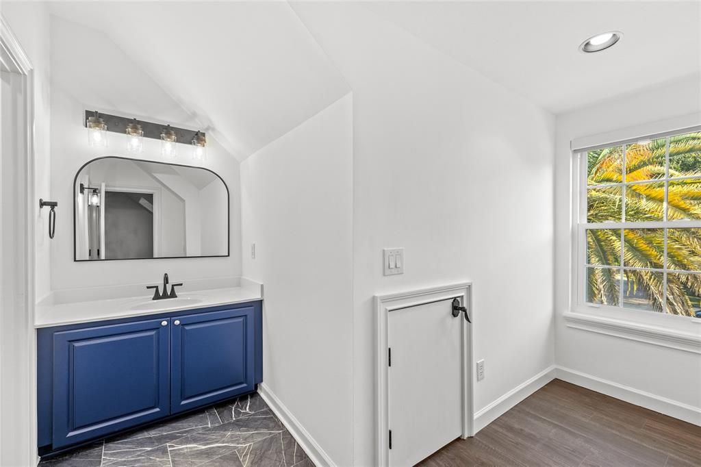 Bathroom, Interior, Recessed Lighting, Wood Texture Flooring