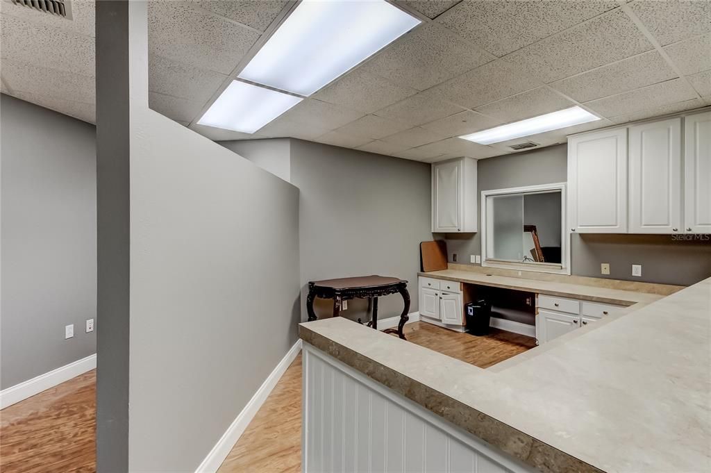 Interior, Kitchen, Recessed Lighting, Wood Texture Flooring