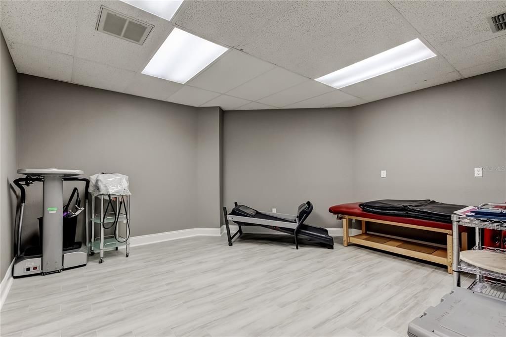 Fitness Equipment, Interior, Recessed Lighting, Sauna Room