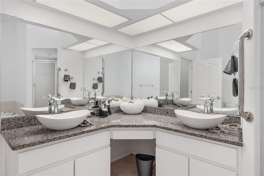 Bathroom, Dual Sink Vanities, Interior