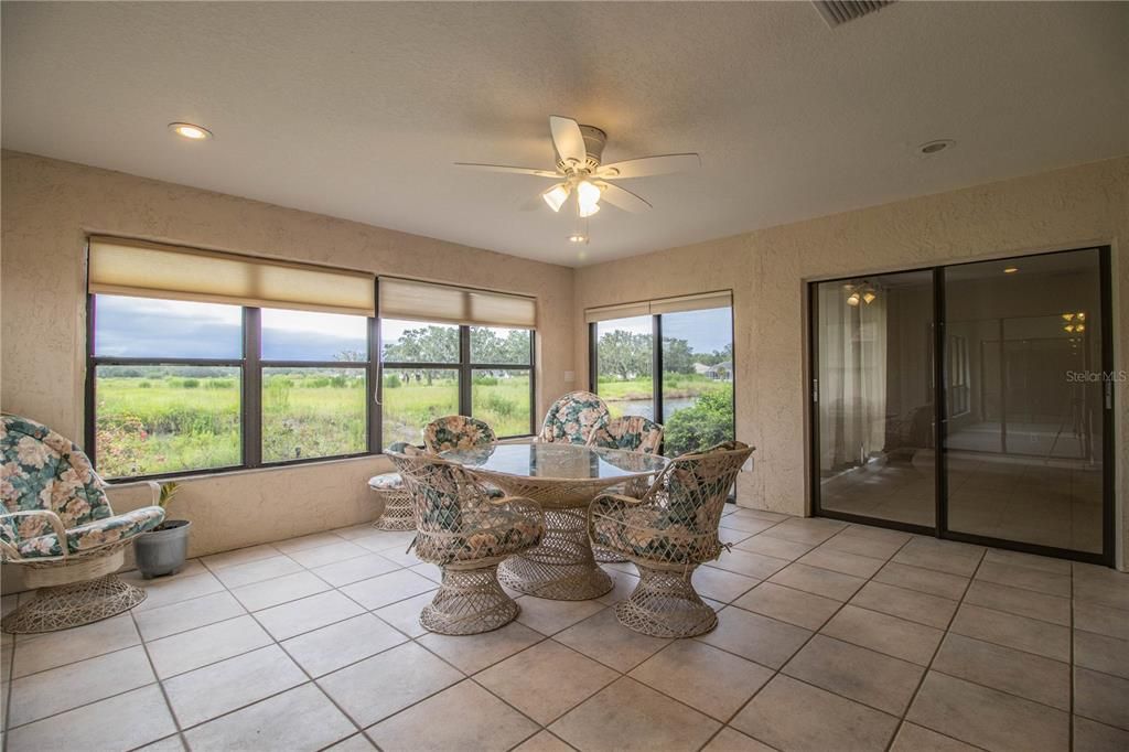 Dining room, Interior, Recessed Lighting, Sun Room